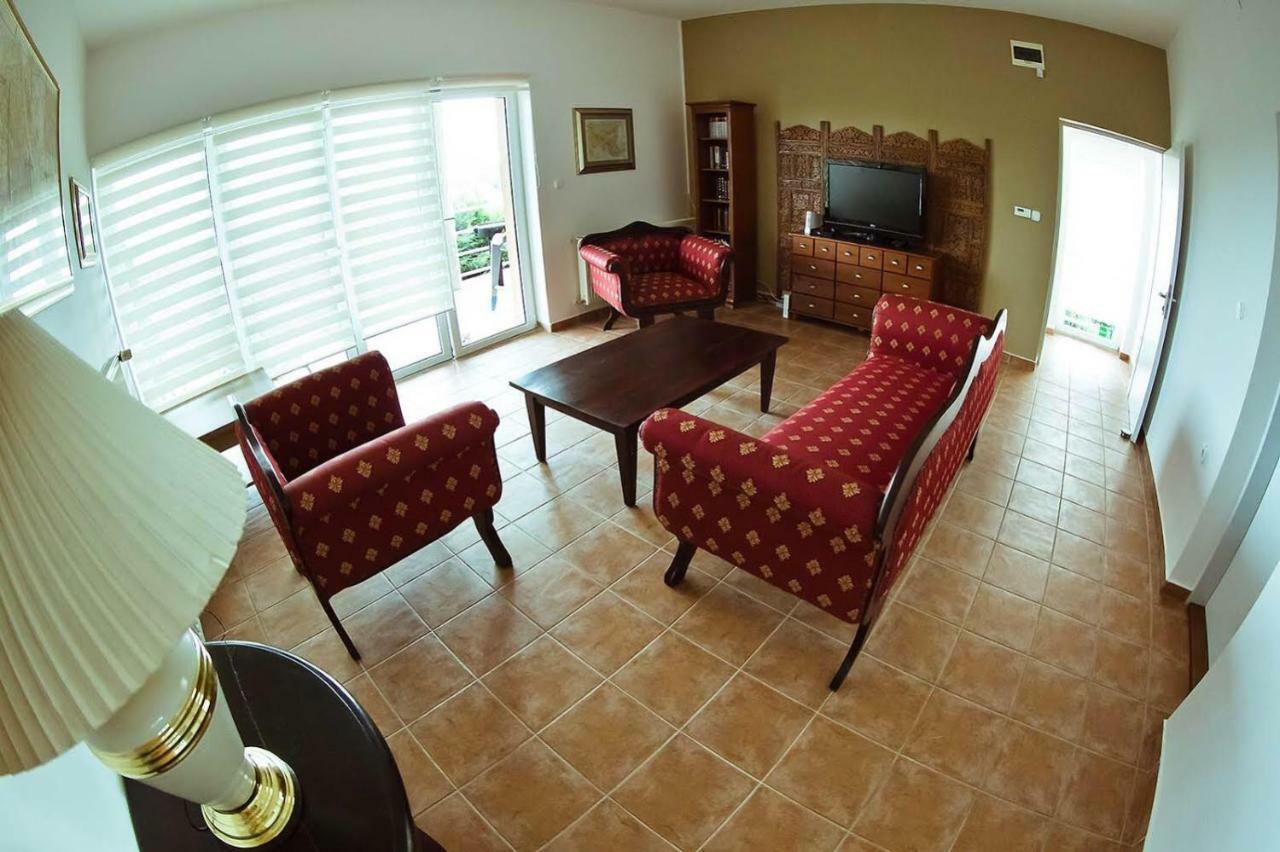 Koi Apartman Balatonalmádi Extérieur photo